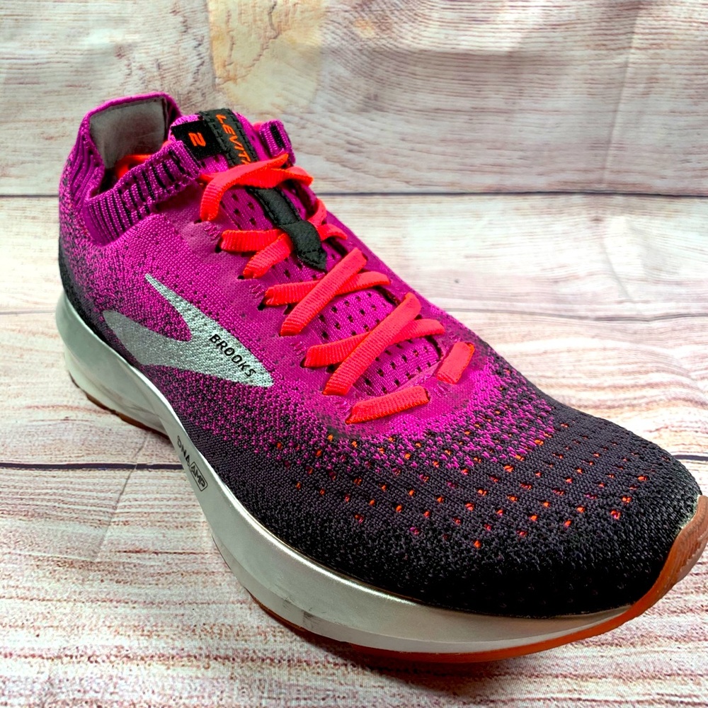 Brooks Women's Levitate 2 Running Size 8